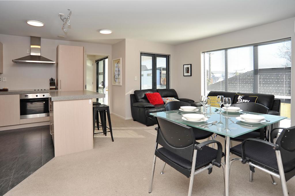 Carlton Villa 3 - Christchurch Holiday Homes Екстериор снимка